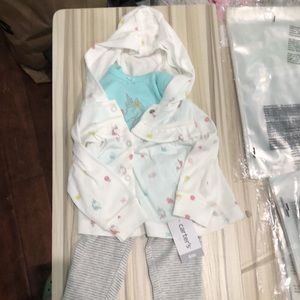 0075 NWT - Super Cute three piece infant outfit